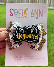 Load image into Gallery viewer, Hogwarts 4&quot; hair bow