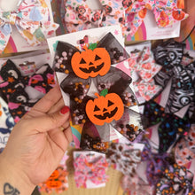 Load image into Gallery viewer, Pumpkin Shaker Piggies