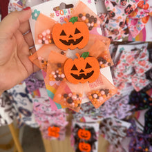 Load image into Gallery viewer, Pumpkin Shaker Piggies