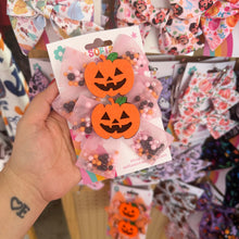 Load image into Gallery viewer, Pumpkin Shaker Piggies